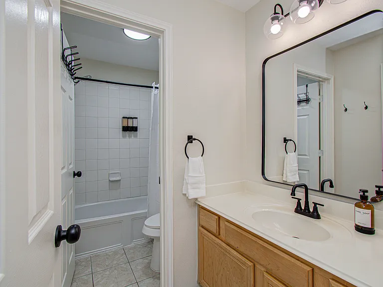 7211 Crescent Mills Dr — Photo 28