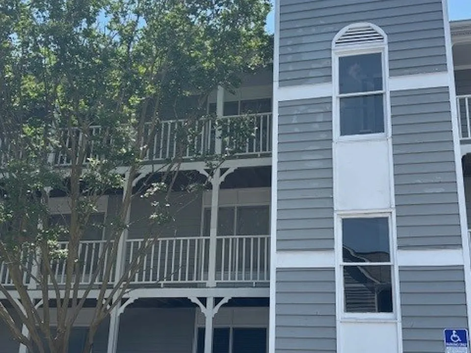 Camden Pointe Apartments