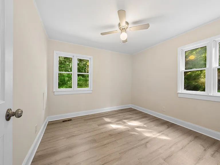 407 Veterans Dr — Photo 21