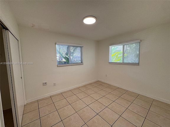 4th image of 2540 NE 181st St #2542