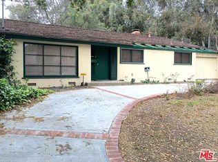 875 Brooktree Rd, Pacific Palisades, CA 90272