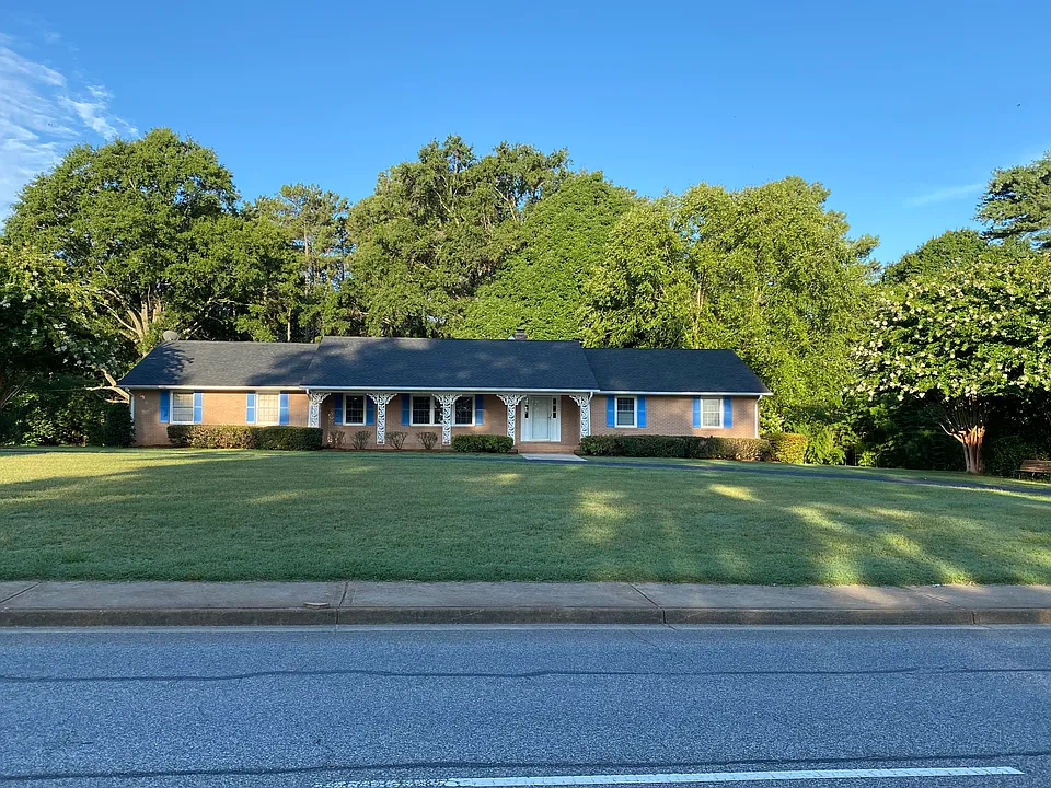 2426 E Blackstock Rd