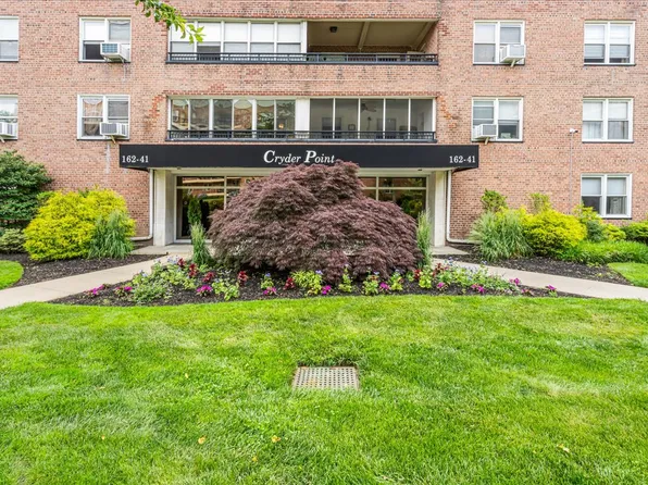 162-41 Powells Cove Boulevard image 21 of 29