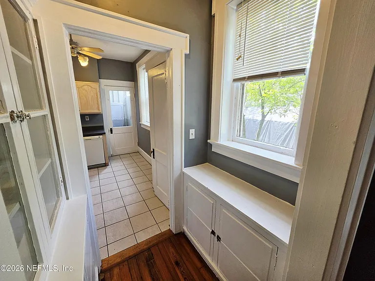146 W 6th St — Photo 8