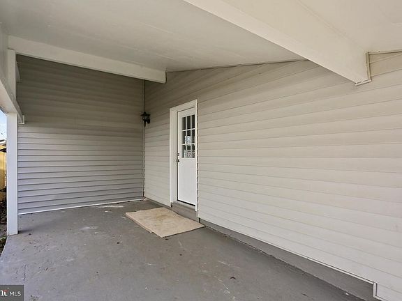 4th image of 1618 Gruenther Ave