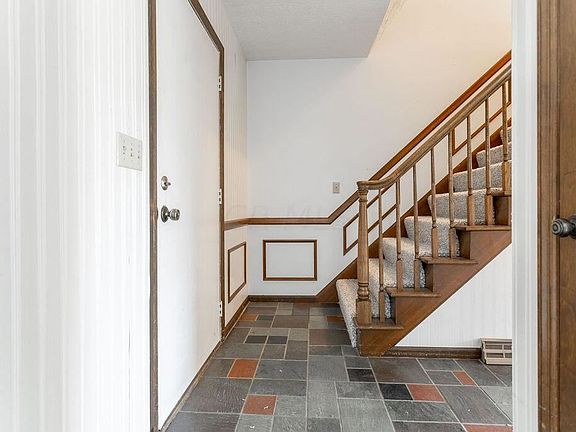 4th image of 1011 E College Ave