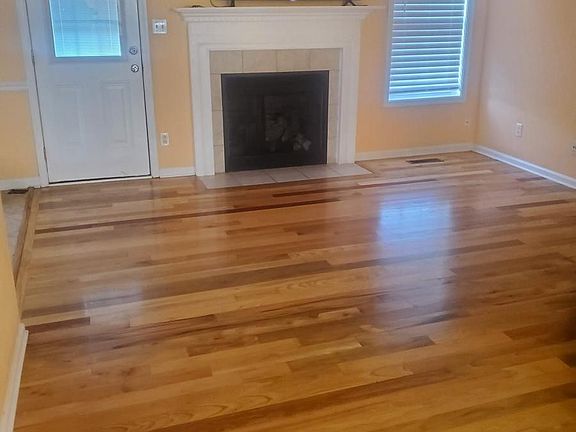 4th image of 985 Silty Dr Room 2