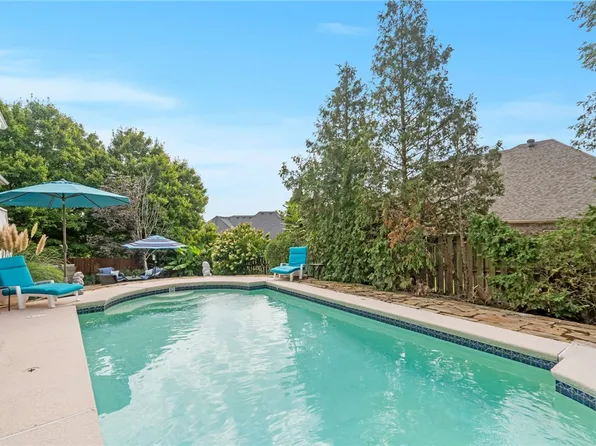 4006 NE Cadbury Ave, Bentonville, AR 72712