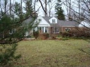 3829 Ellendale Rd, Moreland Hills, OH 44022