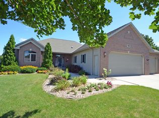 1911 Sagebrush Way, Green Bay, WI 54311