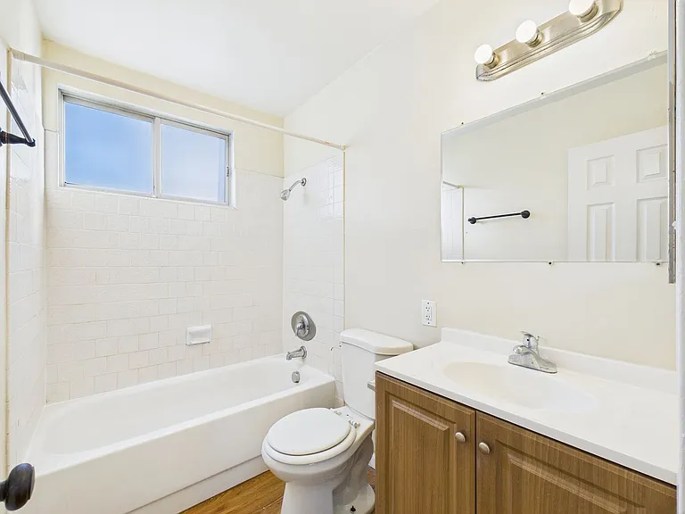 4055 Van Dyke Ave — Photo 20