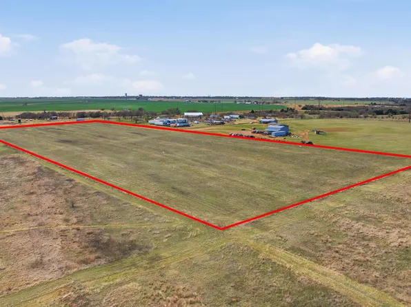 118 E Skeleton Rd, Waukomis, OK 73773