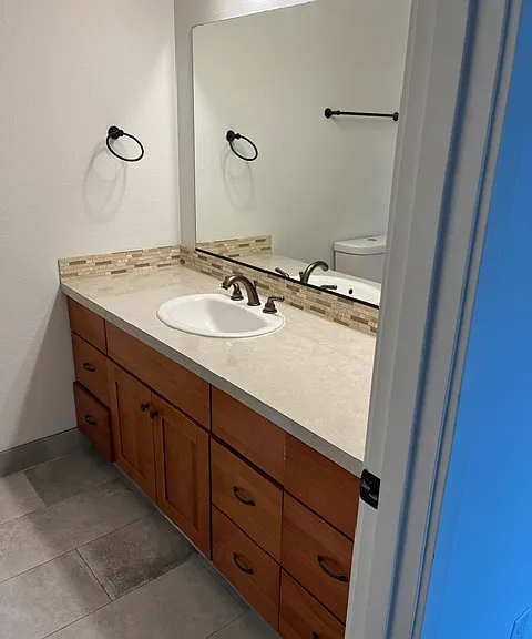 215 S Church St #13 — Photo 11