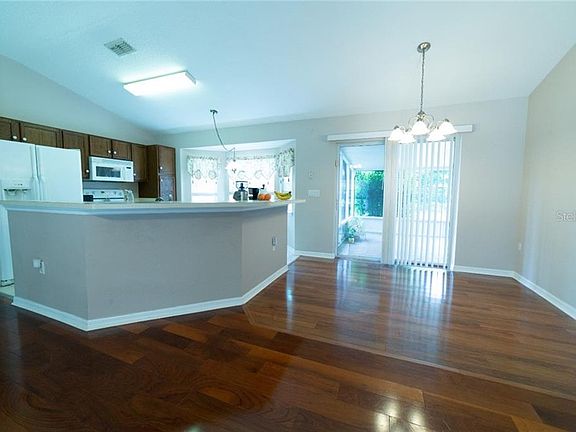 3rd image of 857 N Atmore Cir
