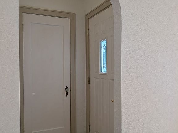 5th image of 115 Oakleigh Ln