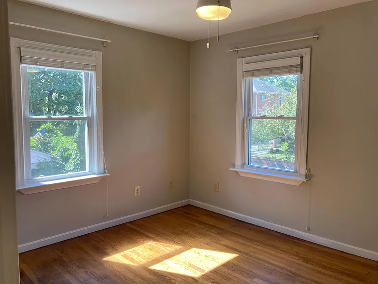 407 S Veitch St — Photo 9