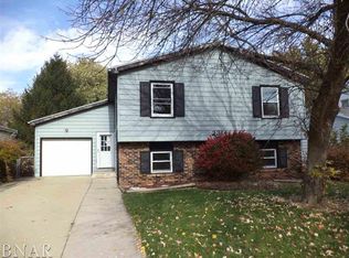 2314 Anchor Dr, Bloomington, IL