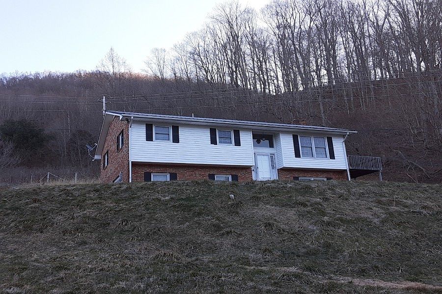 2nd image of 673 Fork Mountain Rd