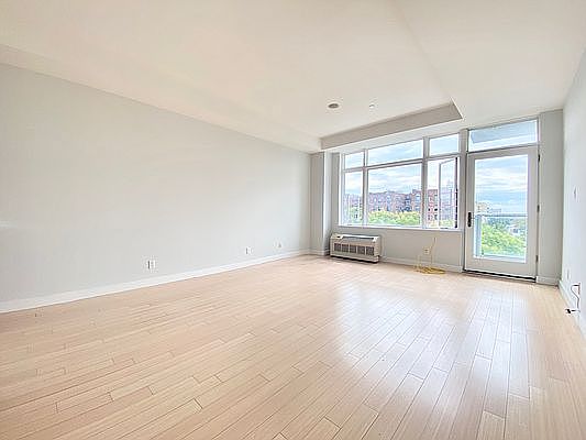 2nd image of 601 Ocean Pkwy APT 5E
