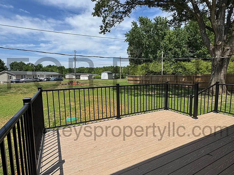 31647 Pinewood Dr — Photo 21