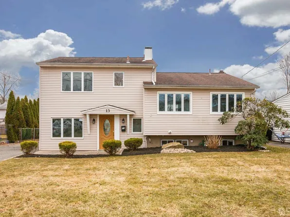 13 Califon Dr, Colonia, NJ 07067