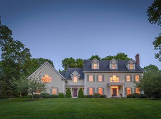 7 Golf Ct, Ridgefield, CT 06877