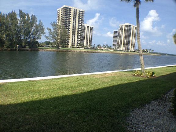 2nd image of 20 Yacht Club Dr APT 105