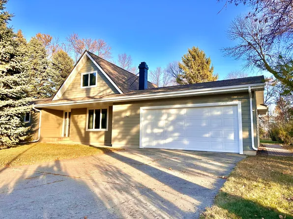 12962 Prairiewood Dr, Aberdeen, SD 57401