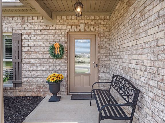 4th image of 639 Camille Ln