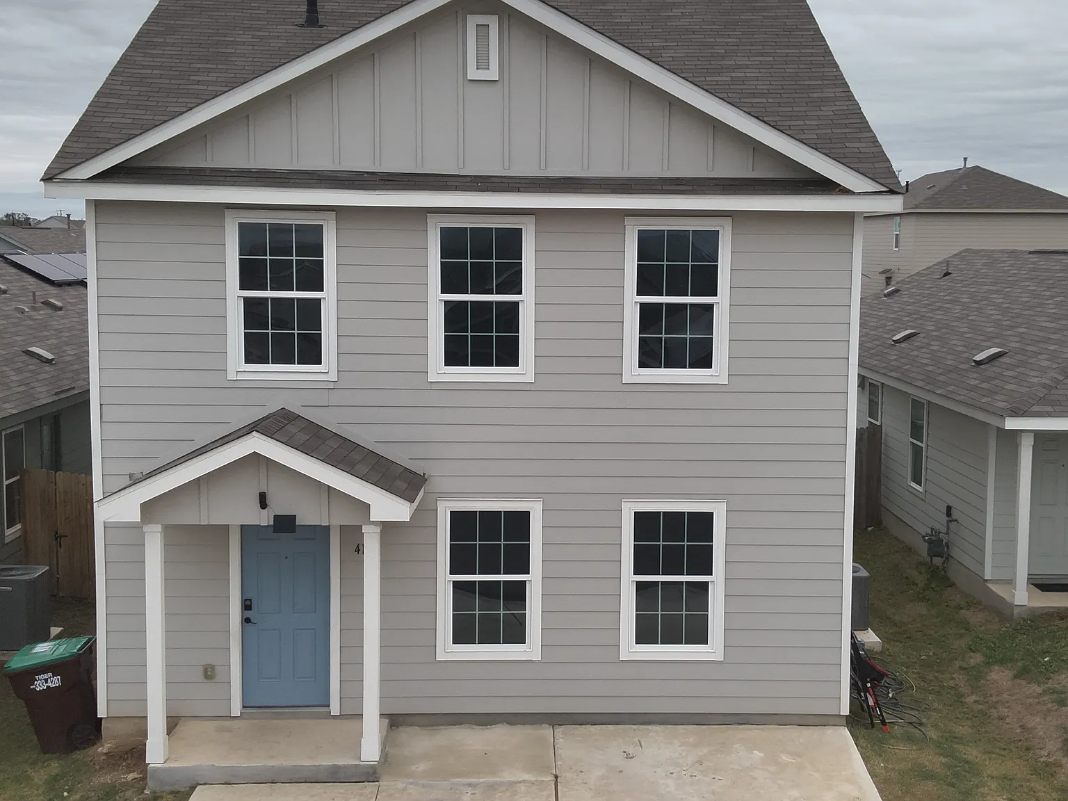 4 bed, 1880 sqft, $2,000 — Photo 2