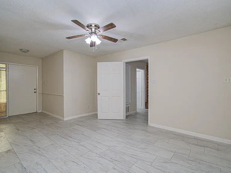 8820 Bissonnet St — Photo 26