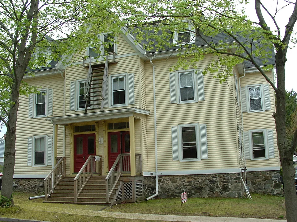 94-96 Highland St #1