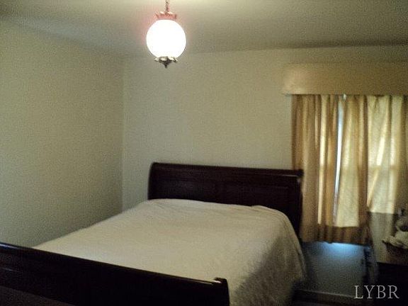 5th image of 1102 Ashley Dr