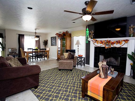 2nd image of 7681 Rosewood Dr