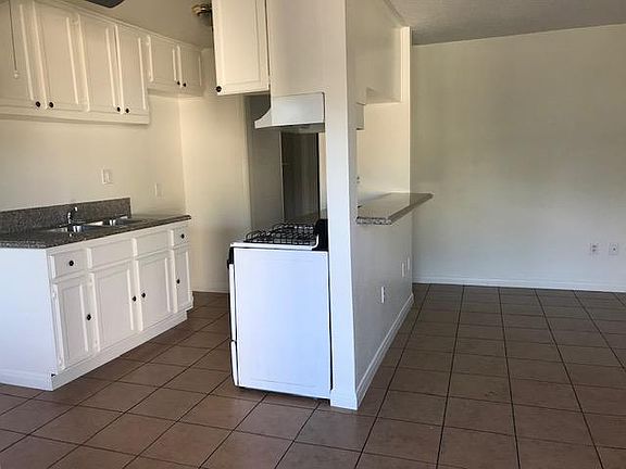 2nd image of 11752 Saticoy St APT 21