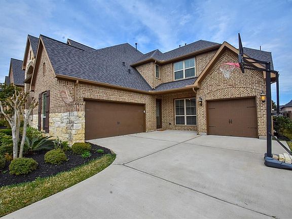 3rd image of 27906 Eastonwood Ct