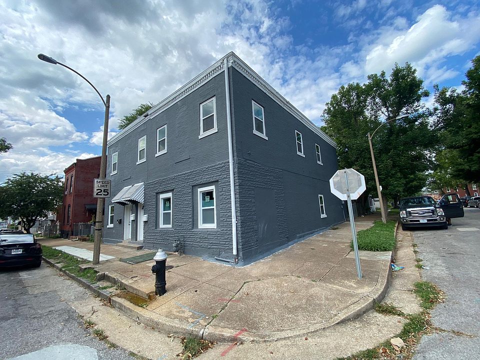 1st image of 303 W Courtois St