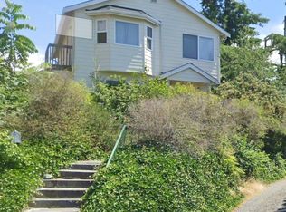 4812 33rd Ave NE, Seattle, WA 98105