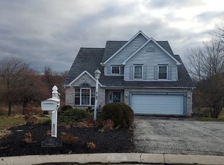 122 Feedwater Ct, Stewartstown, PA 17363