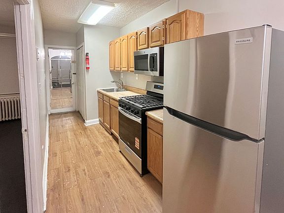 3rd image of 1723 H St NE APT 1