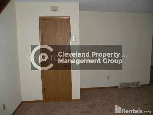 4th image of 38850 Lake Shore Blvd