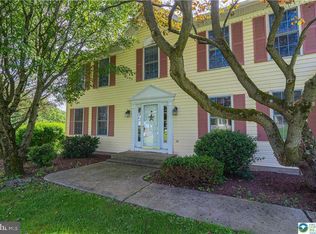 5460 Devonshire Ct, Laurys Station, PA 18059