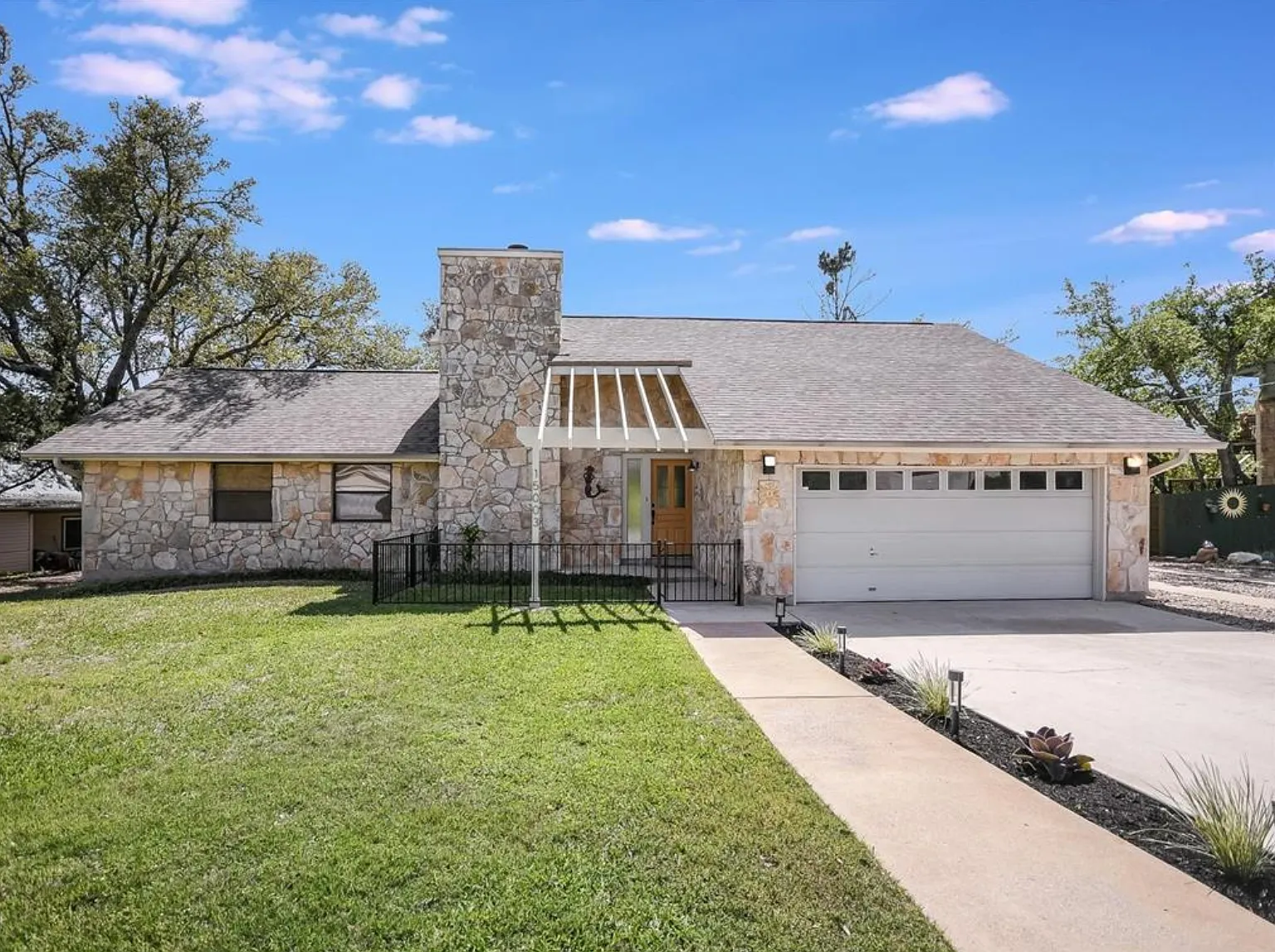 15003 Mettle Dr — Photo 1