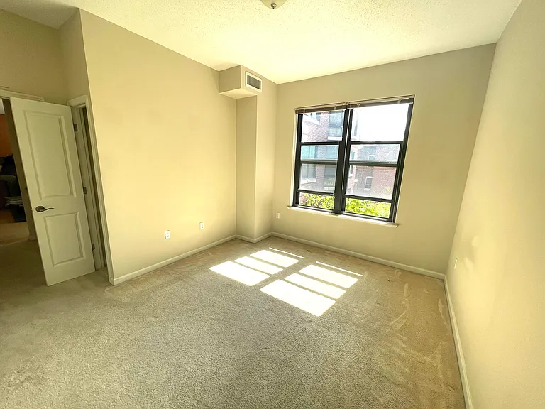 1390 Kenyon St NW #412 — Photo 14