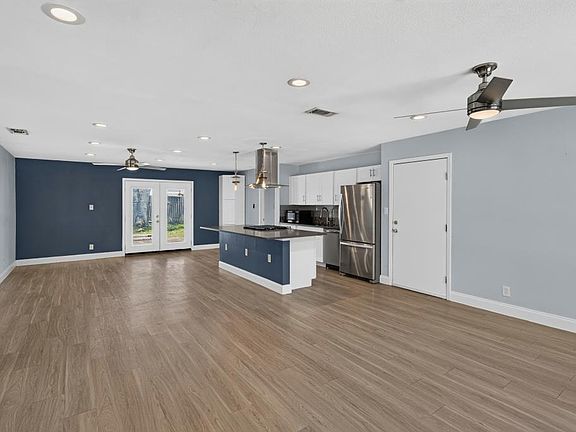 4th image of 8602 Colonial Dr