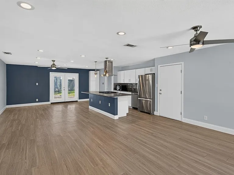 8602 Colonial Dr — Photo 6