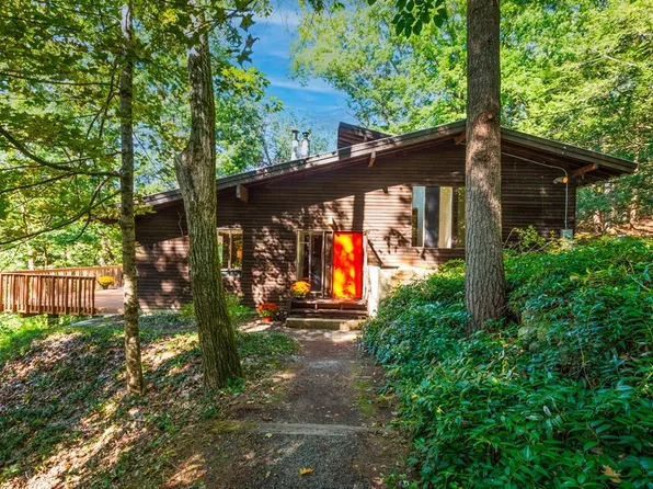 27 Laurel Dr, Lincoln, MA 01773