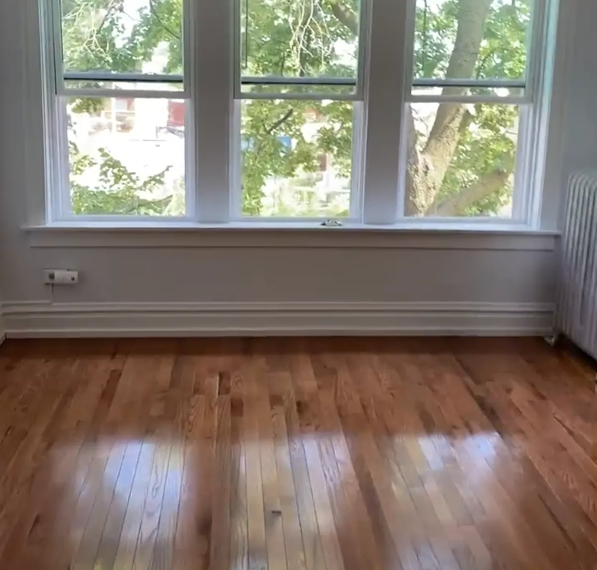 Studio, $999 — Photo 3