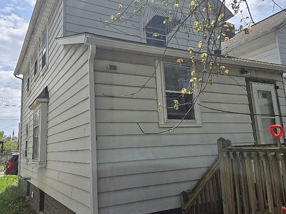 4th image of 421 North St