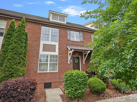 2nd image of 119 Steinbeck Way #C